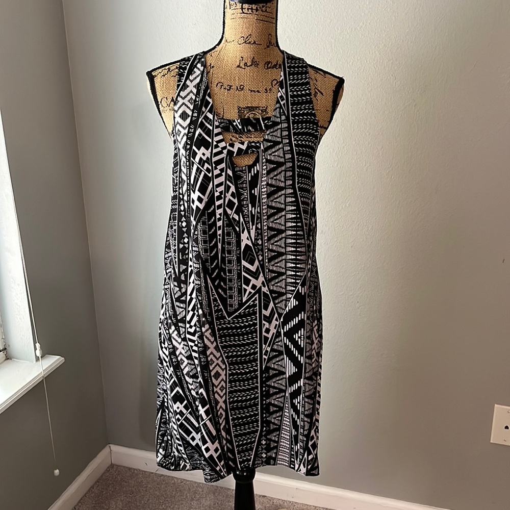Love Ady Nordstrom Rack tribal printed dress size M